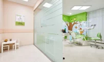 Центр имплантации и стоматологии ИНТАН на улице Димитрова фотография 6