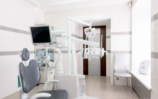Клиника стоматологии ДОКТОР ДЕНТ на Литейном проспекте фотография 1